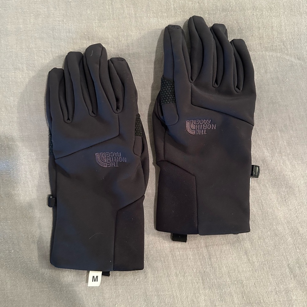 North Face winter gloves. Size medium